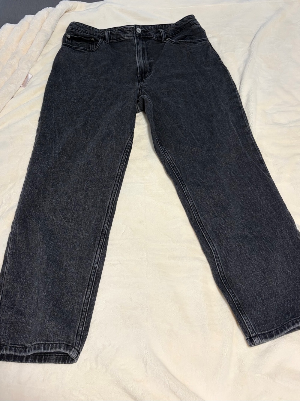 Abercrombie & Fitch Women’s Mom High Rise Curve Love Straight Jeans